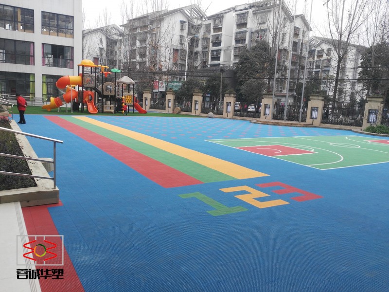 廠家直銷 懸浮式運(yùn)動拼裝地板-蓉誠華塑倍力健S100  幼兒園耐磨懸浮拼裝地板  防滑籃球場量大可定制 現(xiàn)貨供應(yīng)