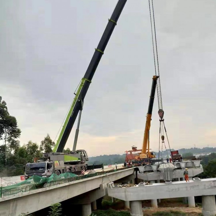 20-50噸汽吊車 多功能輪式起重機 小噸位吊車驅(qū)動平穩(wěn) 操作簡單