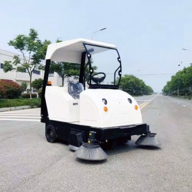 駕駛式電動(dòng)掃地車 吸塵噴霧小型掃路車 物業(yè)廠區(qū)自動(dòng)地面清掃車