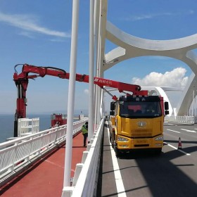 橋梁檢測作業(yè)車 高空作業(yè)車 路燈車 升降車租賃 服務(wù)周到