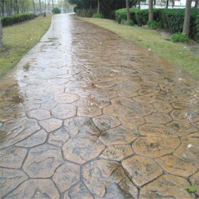 貴陽安順市透水地坪廠家 彩色透水混凝土 彩色透水混凝土路面  廠家生產(chǎn)地坪漆銷售  透水地坪生產(chǎn)廠家  壓花地坪材料生產(chǎn)廠家 送貨到工地