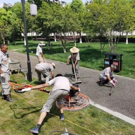 黔東南 透水彩色混凝土 透水混凝土材料廠家  生態(tài)透水混凝土  透水混凝土增強劑  彩色透水混凝土罩面劑   彩色透水砼